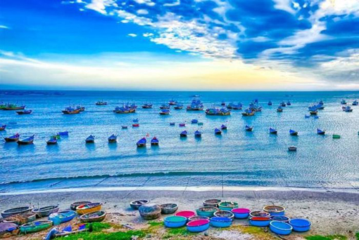 Ảnh của Có một làng chài đẹp mê ly với những chiếc thuyền thúng đầy màu sắc