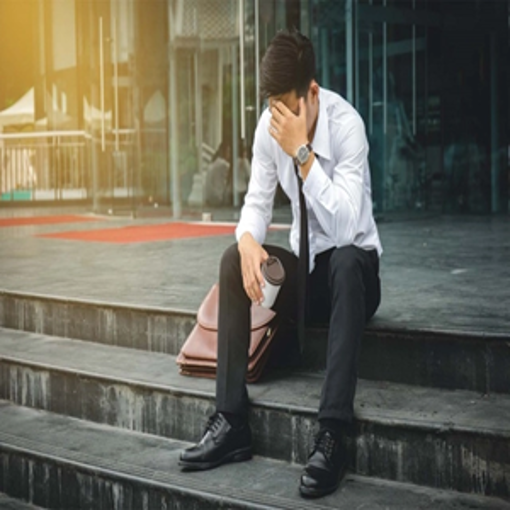Ảnh của Tuổi 40: "Trước đây tôi là giám đốc điều hành cấp cao, tại sao bây giờ phải làm nhân viên cấp dưới?"